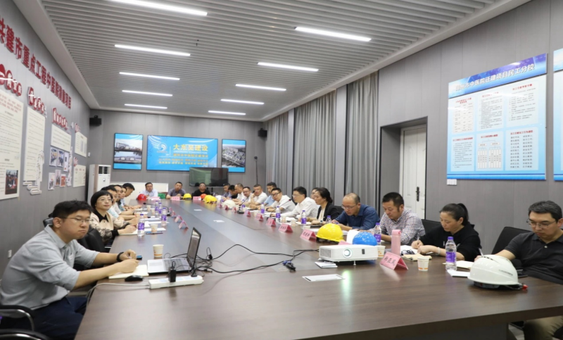 市衛健委黨委書記、主任饒如鋒調研市中心醫院遷建項目